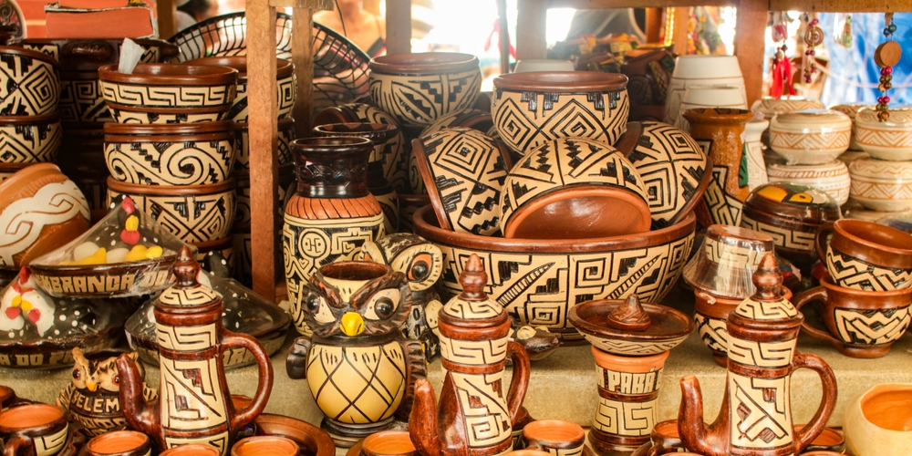 shutterstock 2700192947 - Die Renaissance des Handwerks: Keramik, Stricken, Siebdruck – warum alle wieder „machen“ wollen